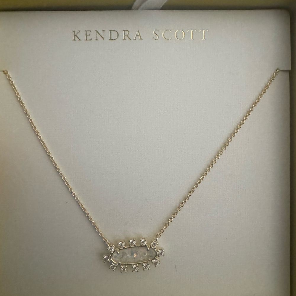 Kendra Scott necklace